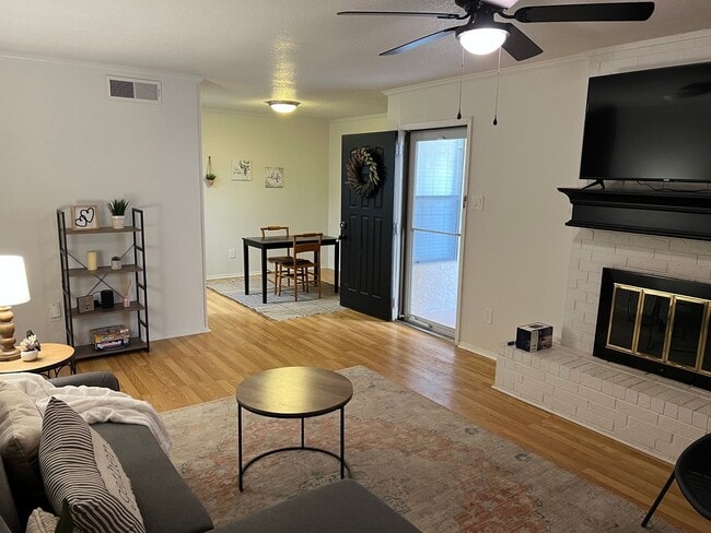 Super 1/1/1 covered parking near park and ... - Super 1/1/1 covered parking near park and ... Condo