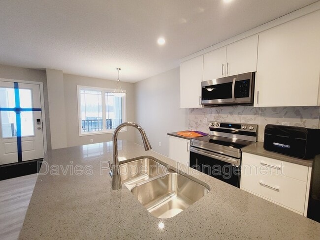 Photo - 990 Stillwater Blvd NW