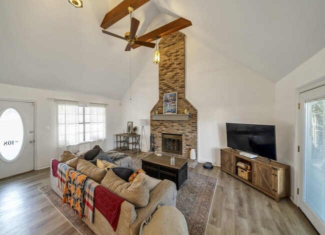 Photo - 108 Beverly Dr