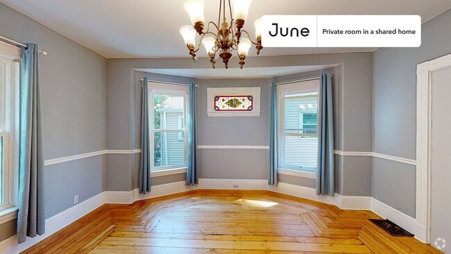 Building Photo - Private bedroom in 7 bed/2 bath Home