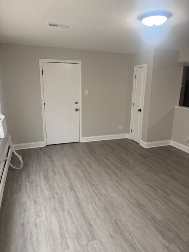 Photo - Stunning 2bd/1ba Unit in Chicago's Beverly Area Unit 10340-1C