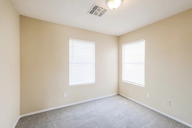 Photo - 113 E Beth Dr