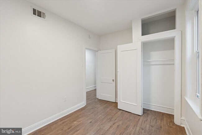 Photo - 6020 Catharine St