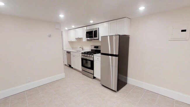 Building Photo - 65 Walden St Unit 1R Rental
