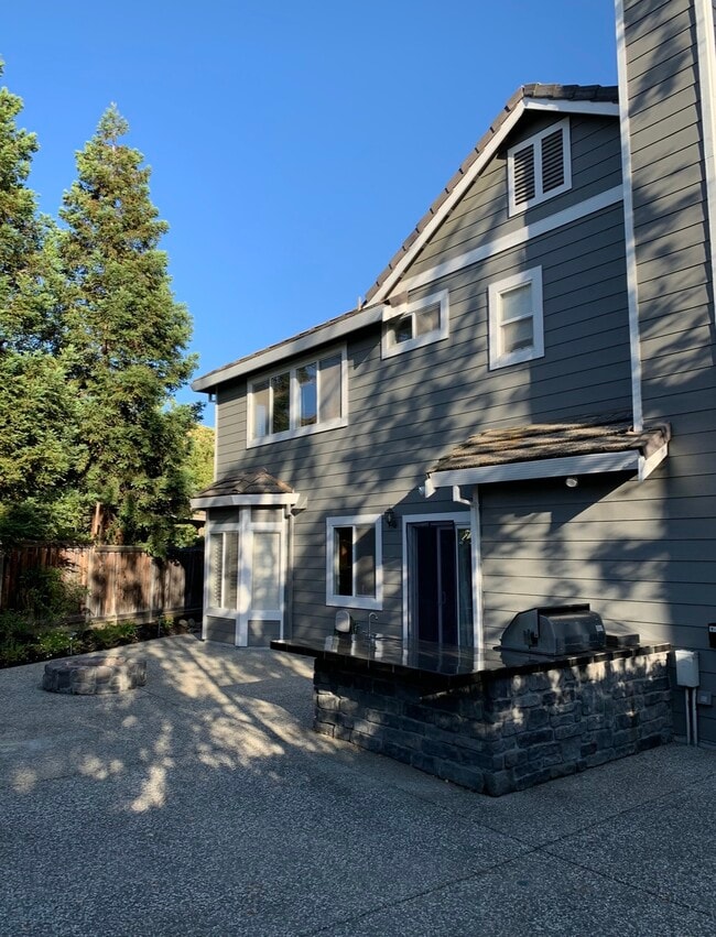 121 Gold Rush Ct