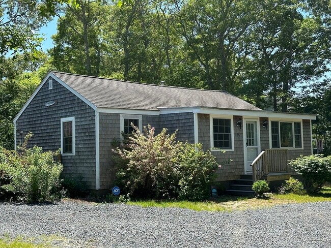 Building Photo - 15 Pine Rock Rd Rental