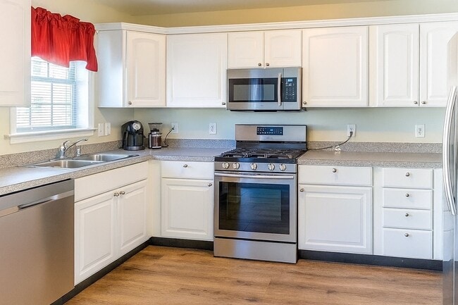 Building Photo - 37 Glen Ave Unit 15