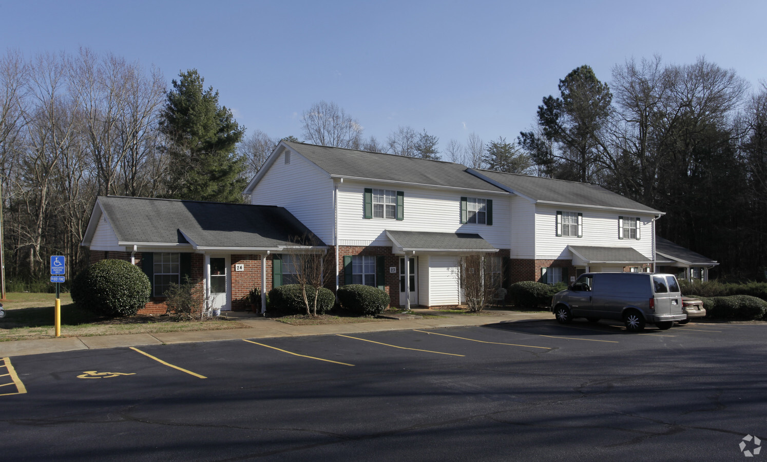 Piedmont Pointe Apartments - Piedmont Pointe Apartments