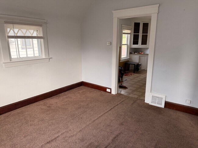 Photo - 4422 Bridgeview Ave