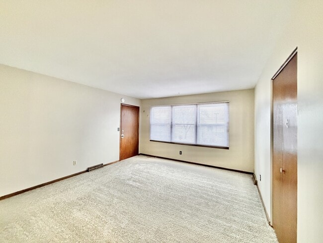 Photo - 1922 N Randall Ave Unit 5