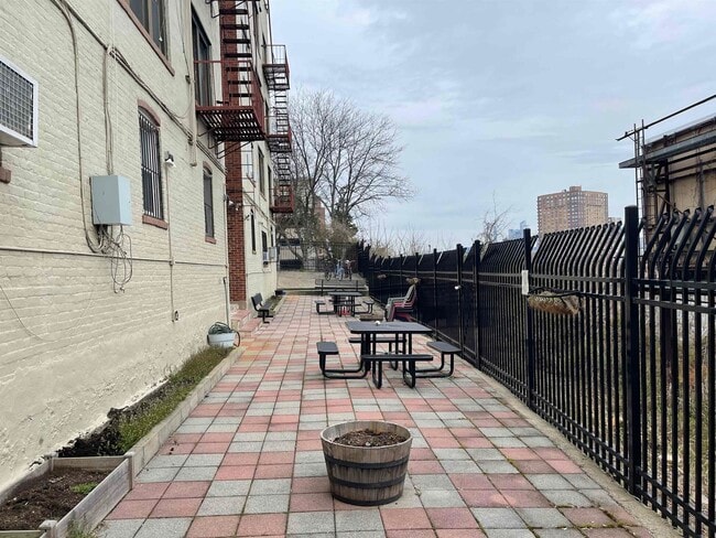 Photo - 108 Palisade Ave Unit A3