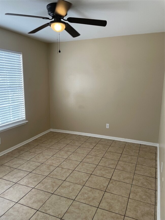 Photo - 4711 Palisade Dr Unit 407