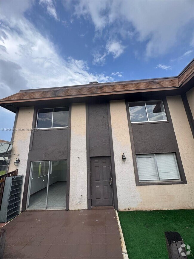 Building Photo - 2120 Sherwood Forest Blvd Rental