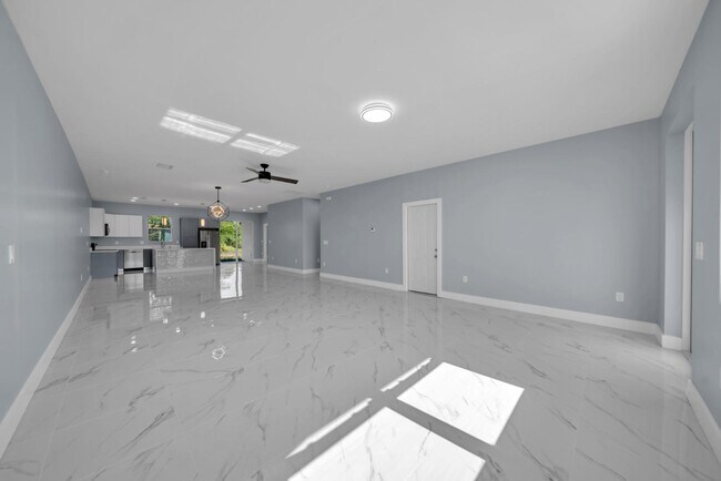 Photo - 104 Harry Ave S