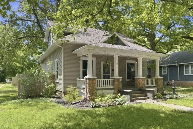 Photo - 837 S Kentwood Ave