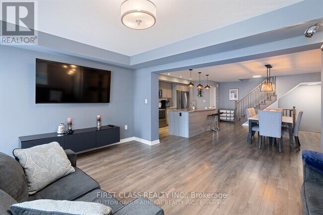 Photo - 70 Minlow Way