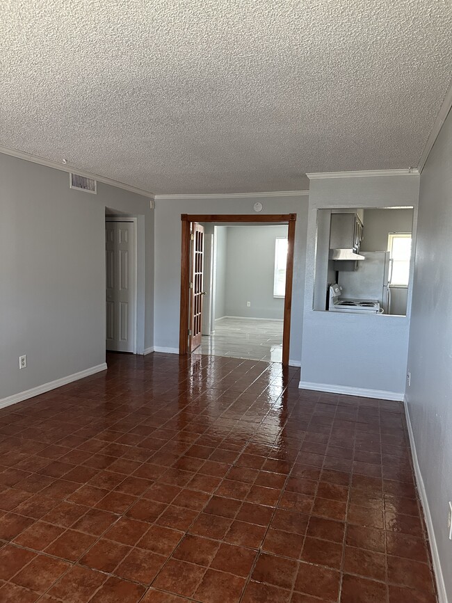 Photo - 836 Sky Lake Cir