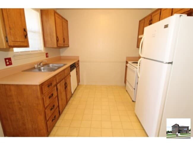 Photo - 208 Sorrell Dr