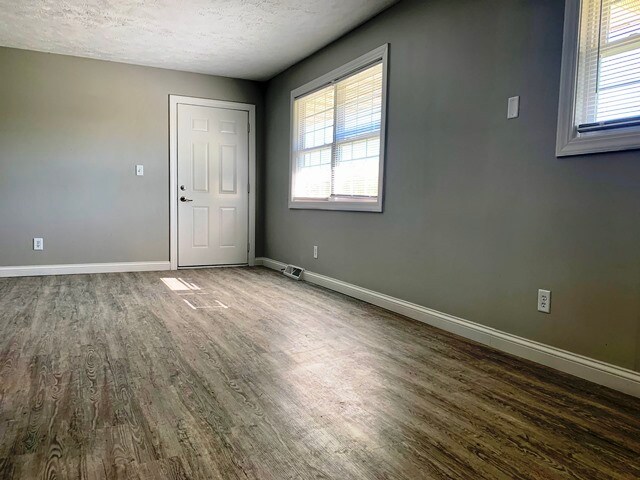 Photo - 108 W Shelbourne Dr