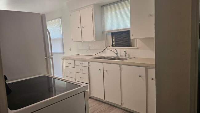 Photo - Jean Street 4 Plex Unidad 2411