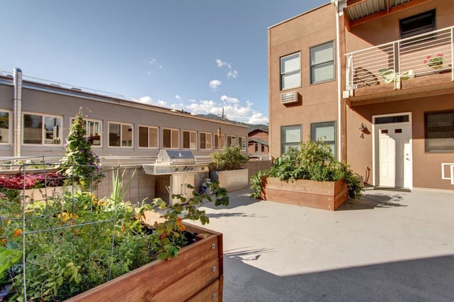 2 Bed 2 Bath Condo In the Heart of Downtow... - 2 Bed 2 Bath Condo In the Heart of Downtow...