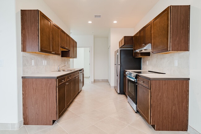 Building Photo - 2878 Jamaica Blvd S Unit D101