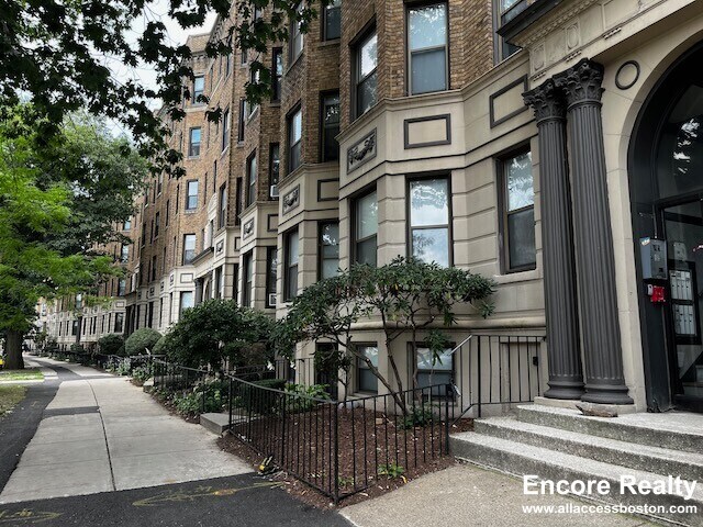 1156 Commonwealth Ave Unit 51