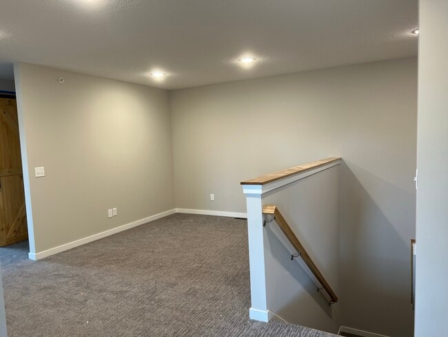 Photo - 7766 Lachman Ave NE
