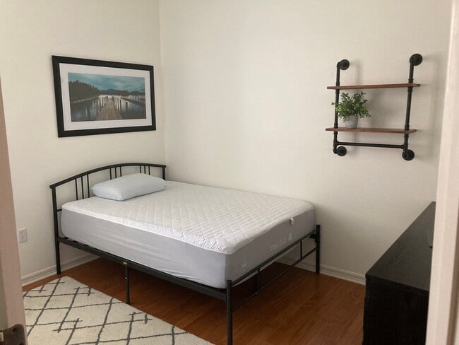 Building Photo - 1159 Millbrook Cir Unit 1159 MILLBROOK BEDROOM #2