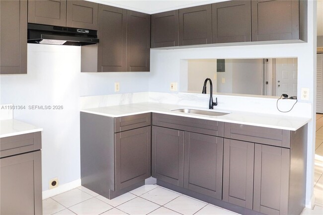 Photo - 1080 N Franklin Ave Unit 1080B