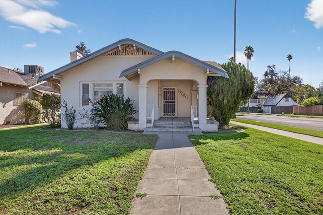 Building Photo - Sunlit Comfort on Kerckhoff – Your Next Happy Home!