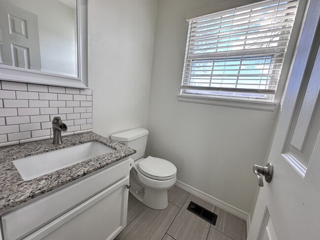 Photo - ~Available Now~ Beautifully Updated Two-Bedroom Townhome in Littleton! Unit b