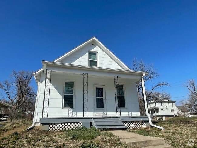 Building Photo - Beautiful 2 Bed house