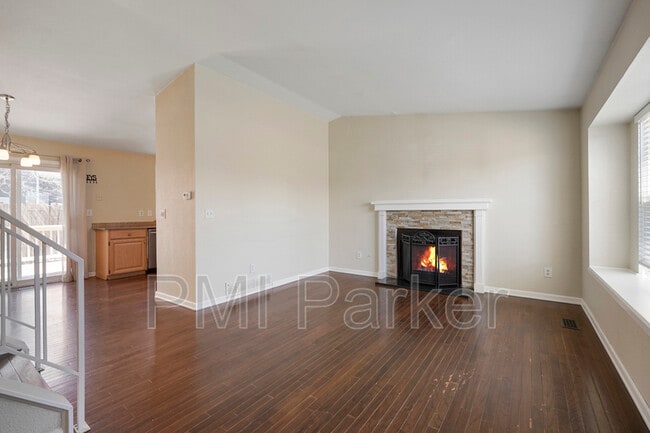 Photo - 8343 Currant Way