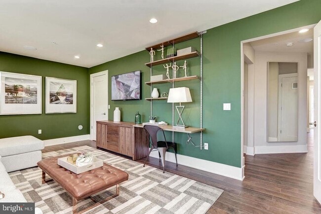 Photo - 5318 Merriam St