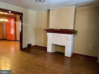 Photo - 25 Laurel Ave