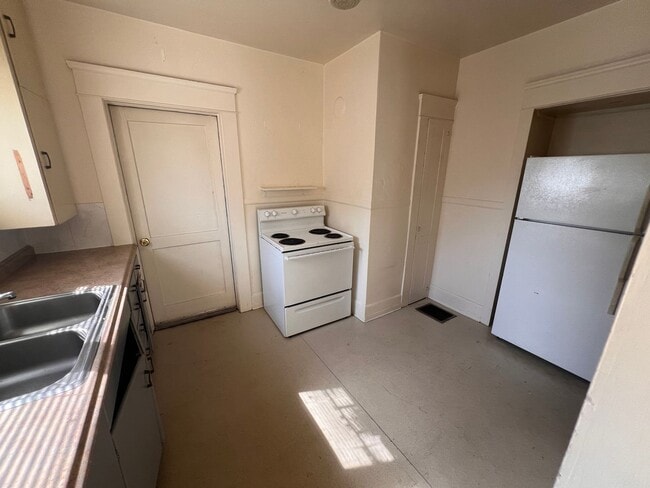 Photo - 1287 Washington St