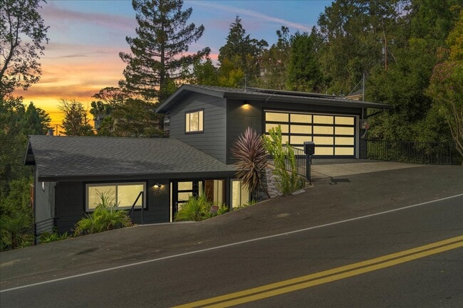 Building Photo - 6021 Snake Rd Rental