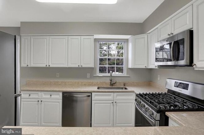 Building Photo - 12312 Sleepy Lake Ct Rental