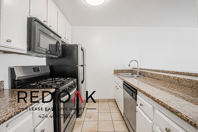 Photo - 1522 N Formosa Ave Unit 217