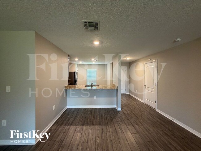 Photo - 280 Edgevale Rd SE