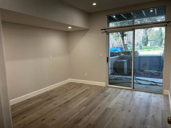 Photo - 1841 Parkview Green Cir