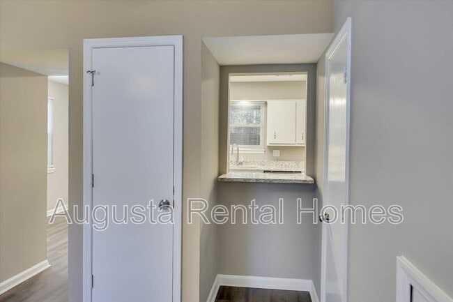 Photo - 310 W Buena Vista Ave