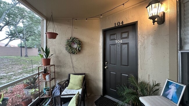 Photo - 974 Leeward Pl