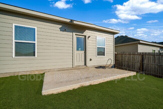 Photo - 10419 Lateleaf Oak