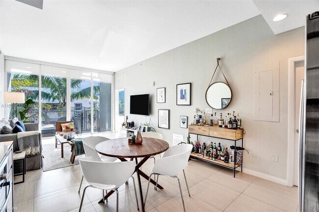 Photo - 1 br, 1.5 bath Condo - 2100 Park Ave Apt 310 Unit Apt 310