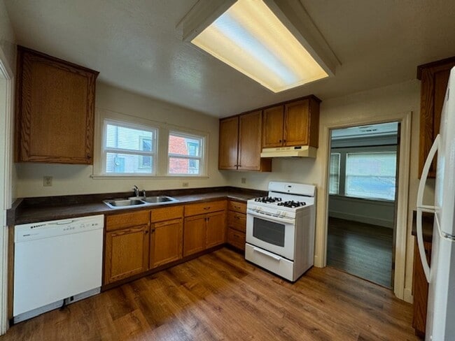 Photo - 1841 H St Unit 1841 H ST
