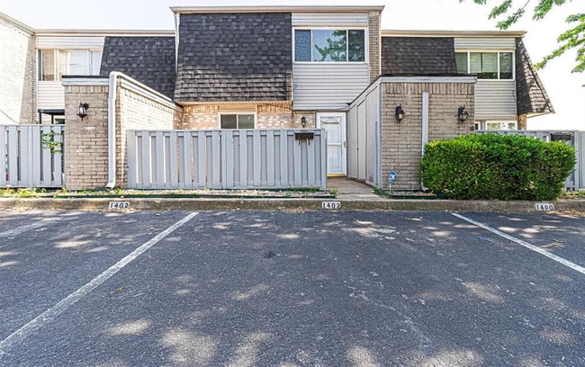 Building Photo - 1402 Bill Carrol Dr Rental