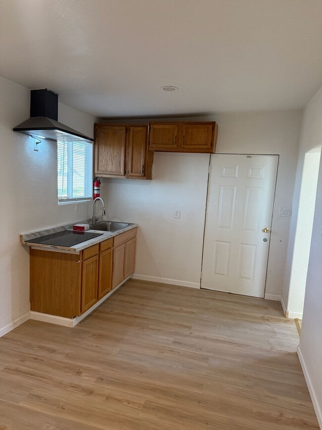 Photo - 560 Meadowlake Rd Unidad B