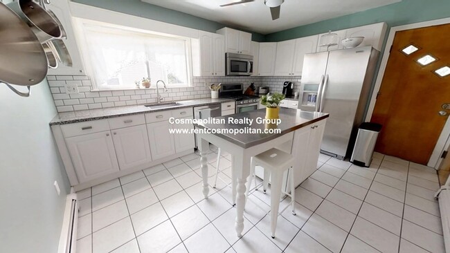 Building Photo - 111 1st St